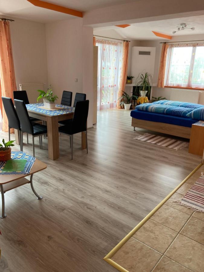 Villa Elena Szepessümeg Kültér fotó